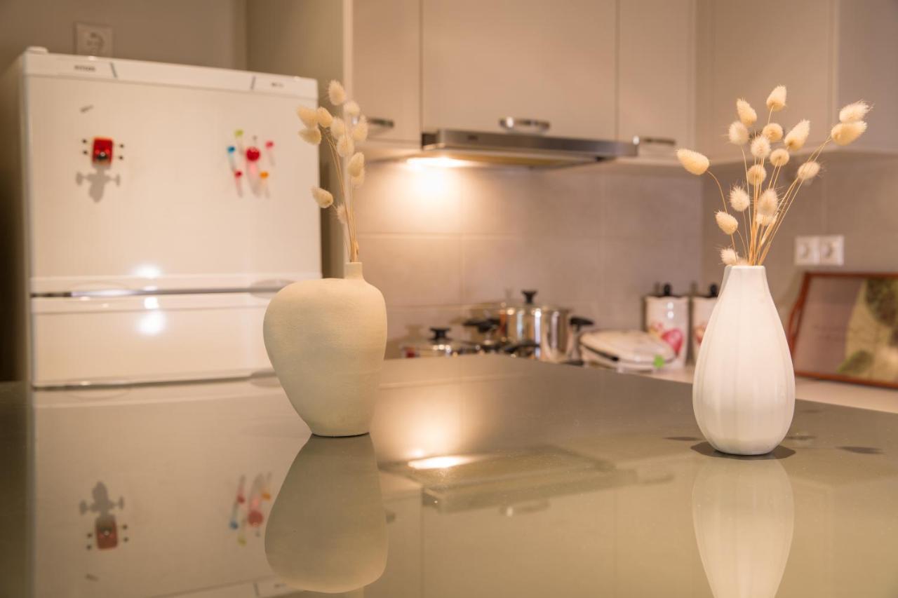 Lovely New Βuild Flat Near Metro - Free Parking أثينا المظهر الخارجي الصورة