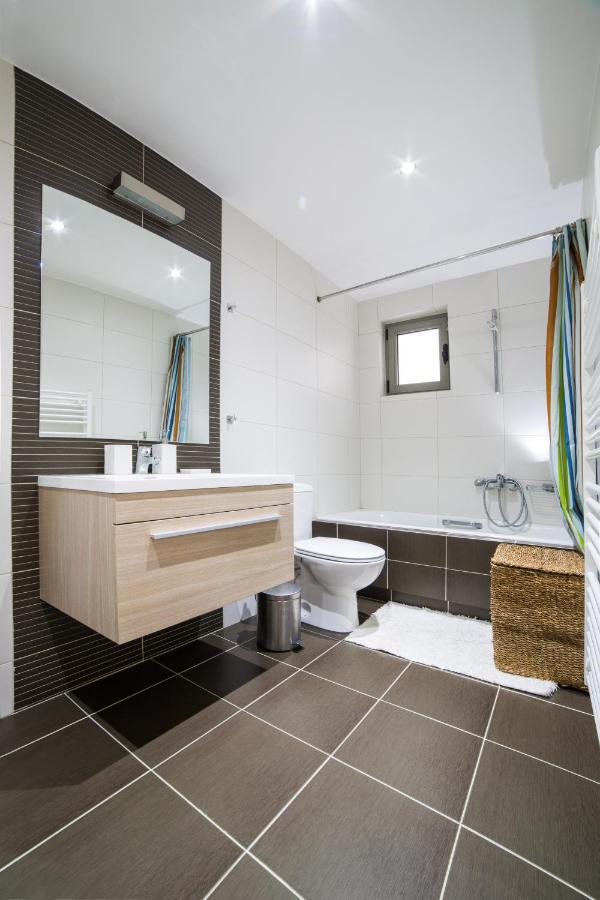 Lovely New Βuild Flat Near Metro - Free Parking أثينا المظهر الخارجي الصورة