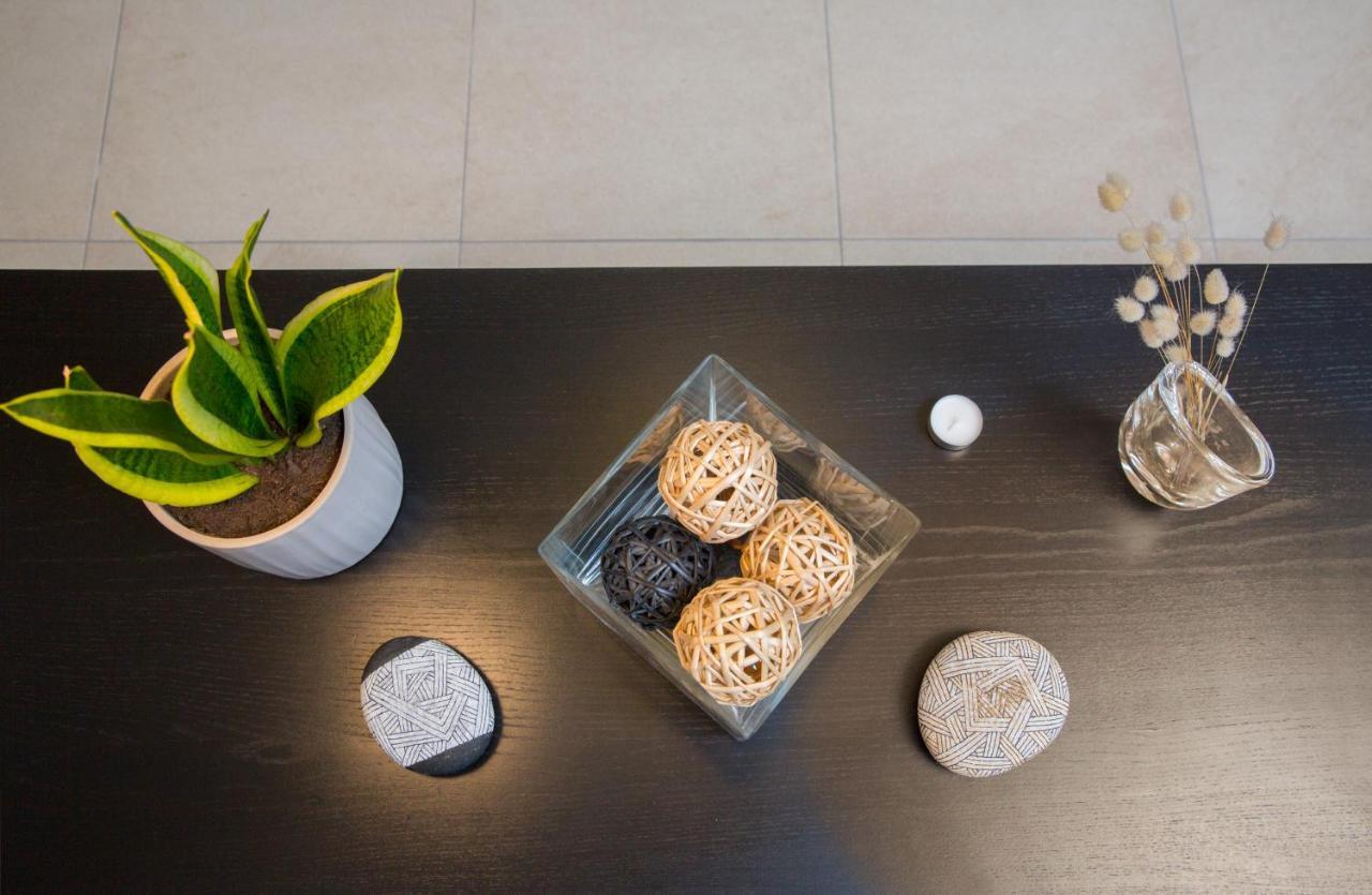 Lovely New Βuild Flat Near Metro - Free Parking أثينا المظهر الخارجي الصورة